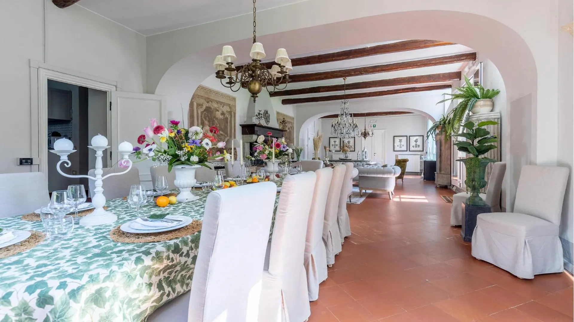 Stunning Home In Capannori With Kitchen