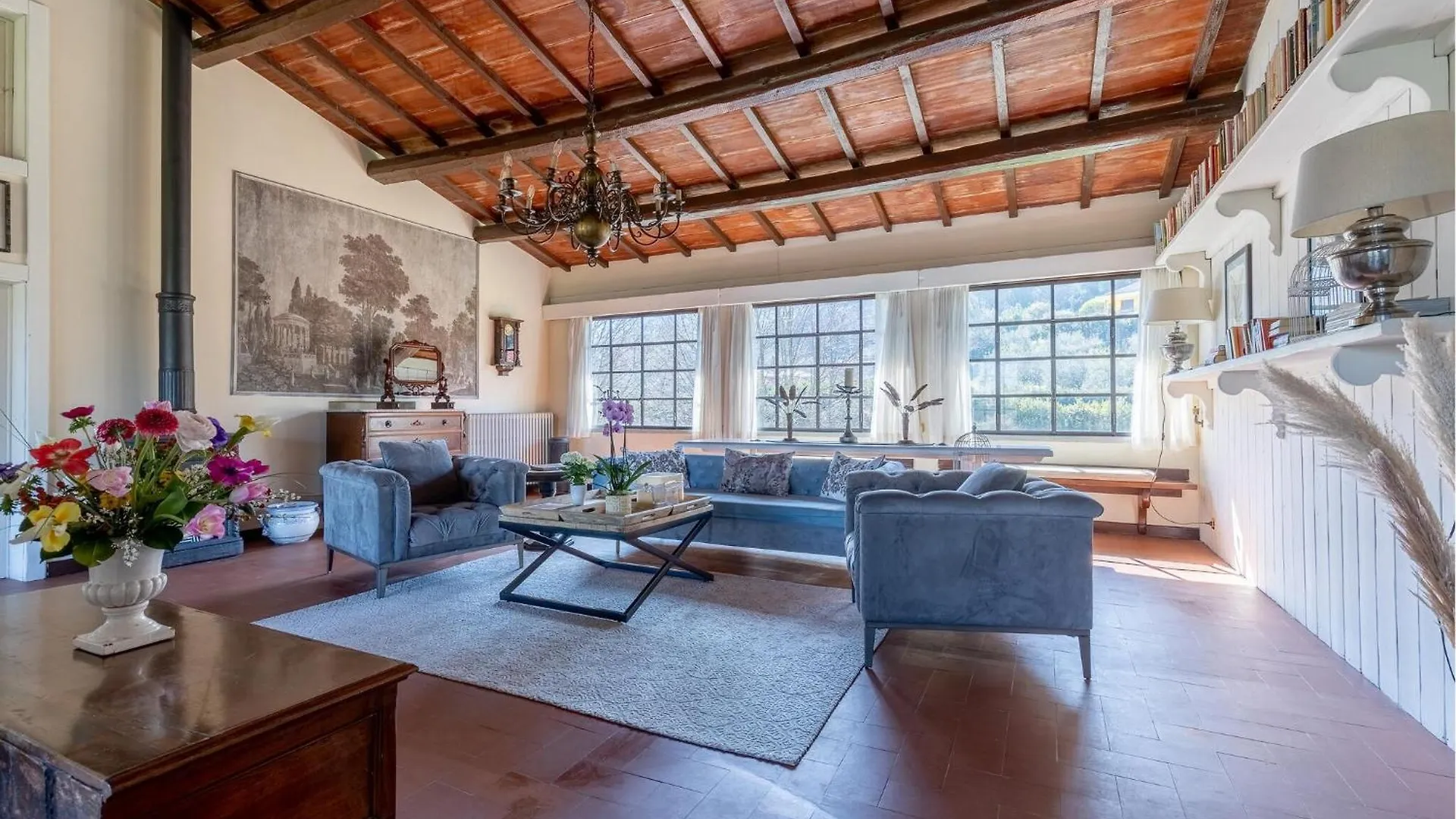 Stunning Home In Capannori With Kitchen Nyaraló